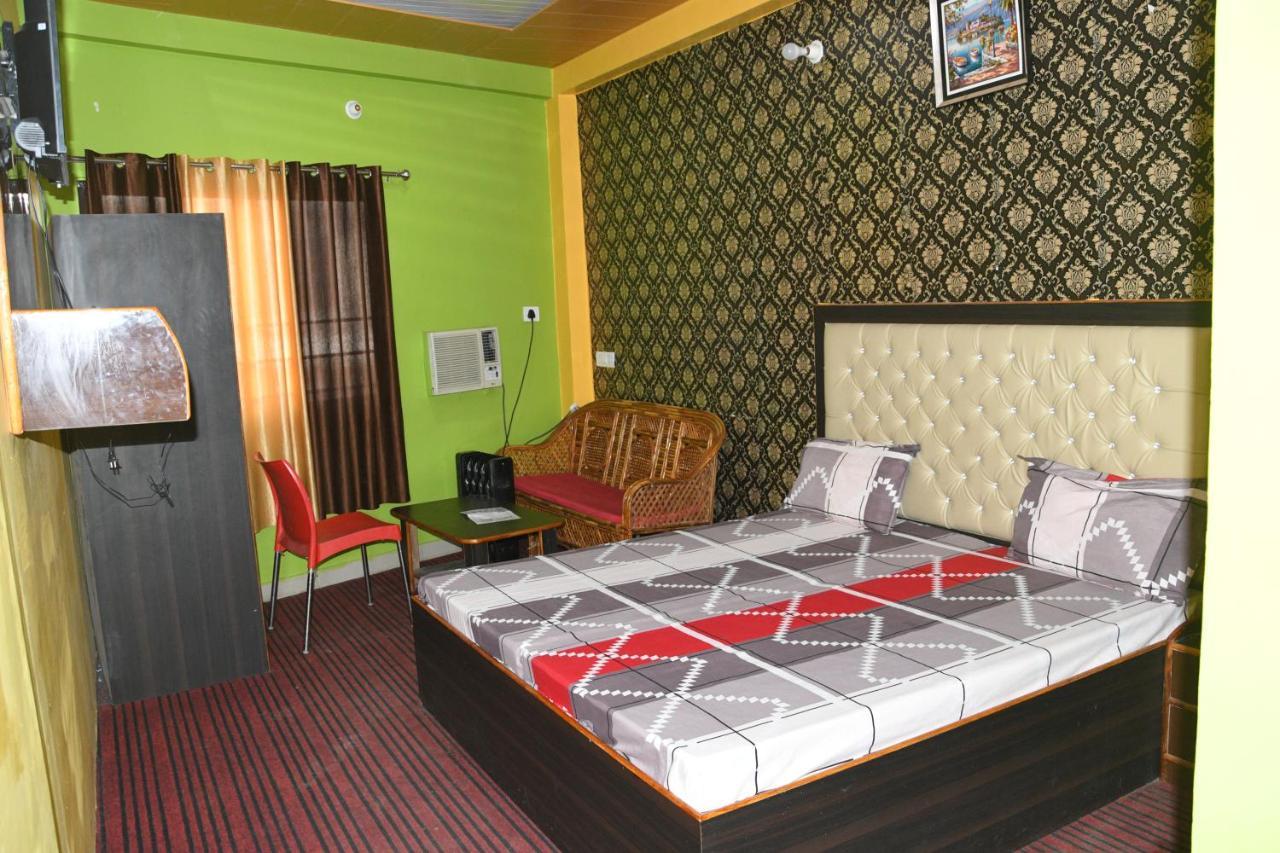 Hotel Mountain View And Rooftop Restaurant Pithoragarh Bagian luar foto