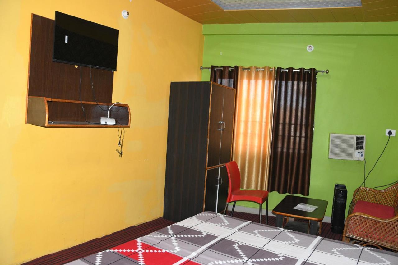 Hotel Mountain View And Rooftop Restaurant Pithoragarh Bagian luar foto